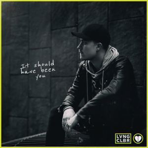 收聽Loving Caliber的It Should Have Been You歌詞歌曲