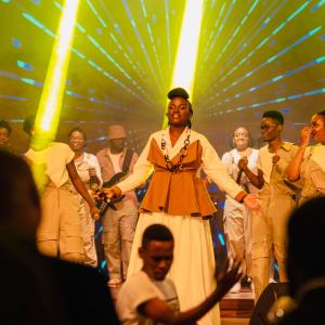 ดาวน์โหลดและฟังเพลง Sina Kirathi (feat. Evans Timams) พร้อมเนื้อเพลงจาก Mercy Masika