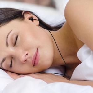 Listen to Musik Horor Berhantu (Acoustic) song with lyrics from Kinara