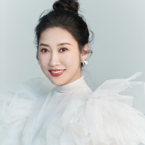 Listen to 桃李满园（党中华） (完整版) song with lyrics from 张友殿