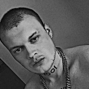 Listen to РОКСТАР (Explicit) song with lyrics from DERAGLIULLIN