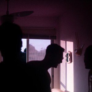 ดาวน์โหลดและฟังเพลง Clubinho พร้อมเนื้อเพลงจาก Avant-R