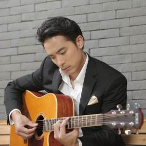 Listen to Zhong Yu You Yi Tian song with lyrics from Alex Lam (林德信)