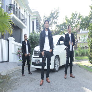 Dengarkan Paboa lagu dari De'fama Trio dengan lirik