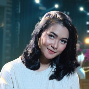 Listen to Kepelanting song with lyrics from Diah Safitri