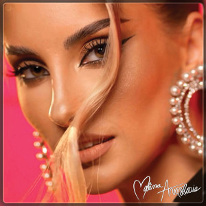 Listen to M-Am Indragostit Pe Loc song with lyrics from Malina Avasiloaie