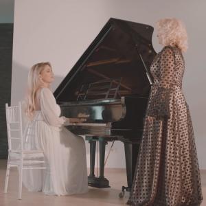 ดาวน์โหลดและฟังเพลง Si dy nana (feat. Shkurte Fejza) พร้อมเนื้อเพลงจาก Gresa Behluli