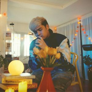 Listen to ฝาก (Live) song with lyrics from Skp