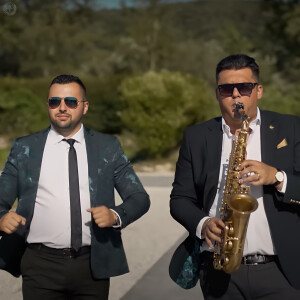 Listen to Costum De Mire song with lyrics from Boby Dragomir