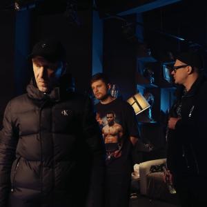 收聽OG VERSION的Pasikeitimai (feat. Mario Basanov & Soliaris)歌詞歌曲