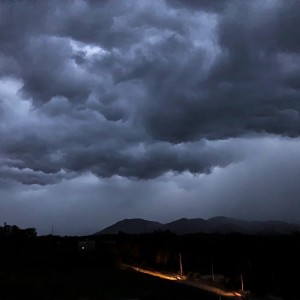 收聽Xsssss的下雨天 (cover: 南拳媽媽) (完整版)歌詞歌曲