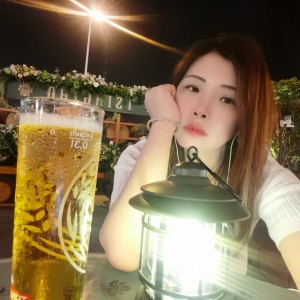 Listen to 一半疯了一半算了 (cover: 刘振宇Yedda) (完整版) song with lyrics from 红妆