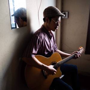 ดาวน์โหลดและฟังเพลง เรียบง่าย พร้อมเนื้อเพลงจาก อภิวัฒน์