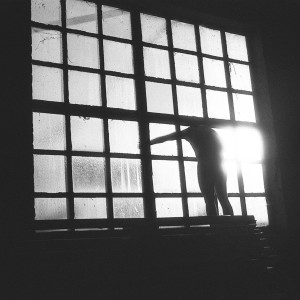 ดาวน์โหลดและฟังเพลง Melancholia พร้อมเนื้อเพลงจาก Hugo