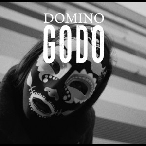 Dengarkan lagu Godo nyanyian DOMINO dengan lirik