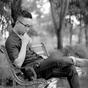 Dengarkan Harus Lupakanmu lagu dari Guan dengan lirik
