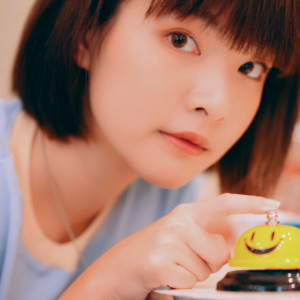 收听MAKEUA的ไม่กล้า歌词歌曲