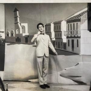 收聽Eduardo Ruiz的Laura歌詞歌曲