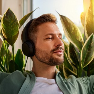 Canal de ruido sin parar的專輯La Orquesta De Horizontes Radiantes: Un Viaje A Través De La Luz Y El Sonido