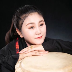 Listen to 日月的父母 song with lyrics from 木雅格让曲珍