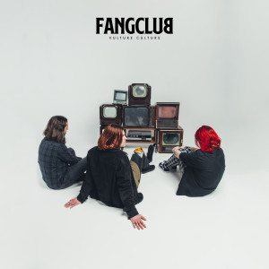 ดาวน์โหลดและฟังเพลง Slow (Explicit) พร้อมเนื้อเพลงจาก Fangclub