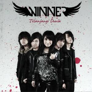 ดาวน์โหลดและฟังเพลง Telanjangi Dunia พร้อมเนื้อเพลงจาก Winner