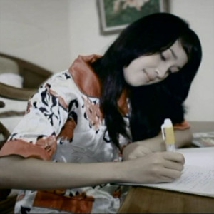 收聽Ellis Stania的Cinta Sebelum Mengenal歌詞歌曲