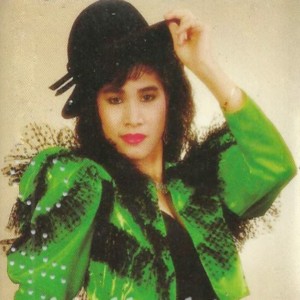 Dengarkan Camer (Calon Mertua) lagu dari Irma Erviana dengan lirik