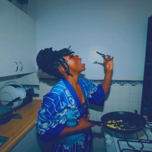 收聽ToriTori的Last Year (LAX) (feat. Notebook P) (Explicit)歌詞歌曲