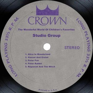 ดาวน์โหลดและฟังเพลง Repunzel And The Witch พร้อมเนื้อเพลงจาก Studio Group