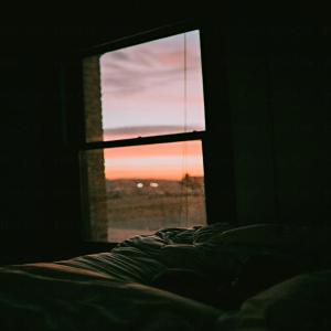 Dengarkan Una noche mas lagu dari Kevv Park dengan lirik