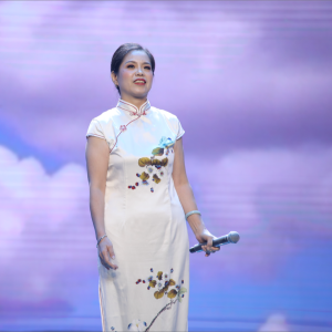 Listen to 等你来 (完整版) song with lyrics from 戴燕青