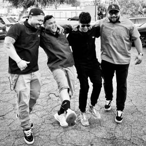 default playlist img