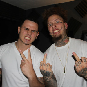 Dengarkan Bitchmade (feat. Stitches) (Explicit) lagu dari Richie Stackin dengan lirik