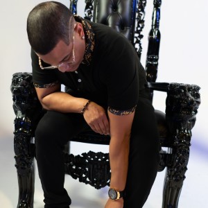 ดาวน์โหลดและฟังเพลง SaxoDem พร้อมเนื้อเพลงจาก NUXXPRODUCER