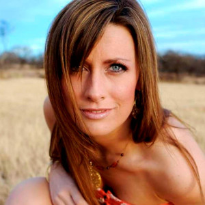 收听Jennifer Nickerson的Get Back Up歌词歌曲