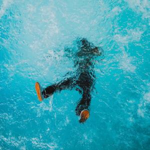 收聽Luni的Tout pour Moi (Explicit)歌詞歌曲