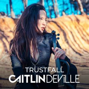 Caitlin De Ville的專輯TRUSTFALL