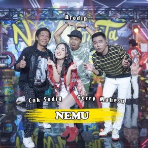 Dengarkan Nemu lagu dari Cak Sodiq dengan lirik