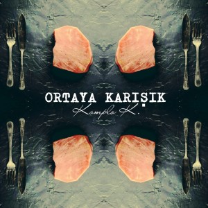 收聽Komplo K.的Ortaya Karışık歌詞歌曲