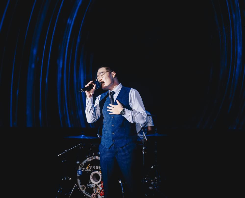 李煌MAGIC LEE