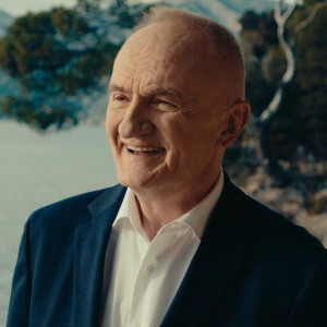 收听Mate Bulic的Trošim Život歌词歌曲