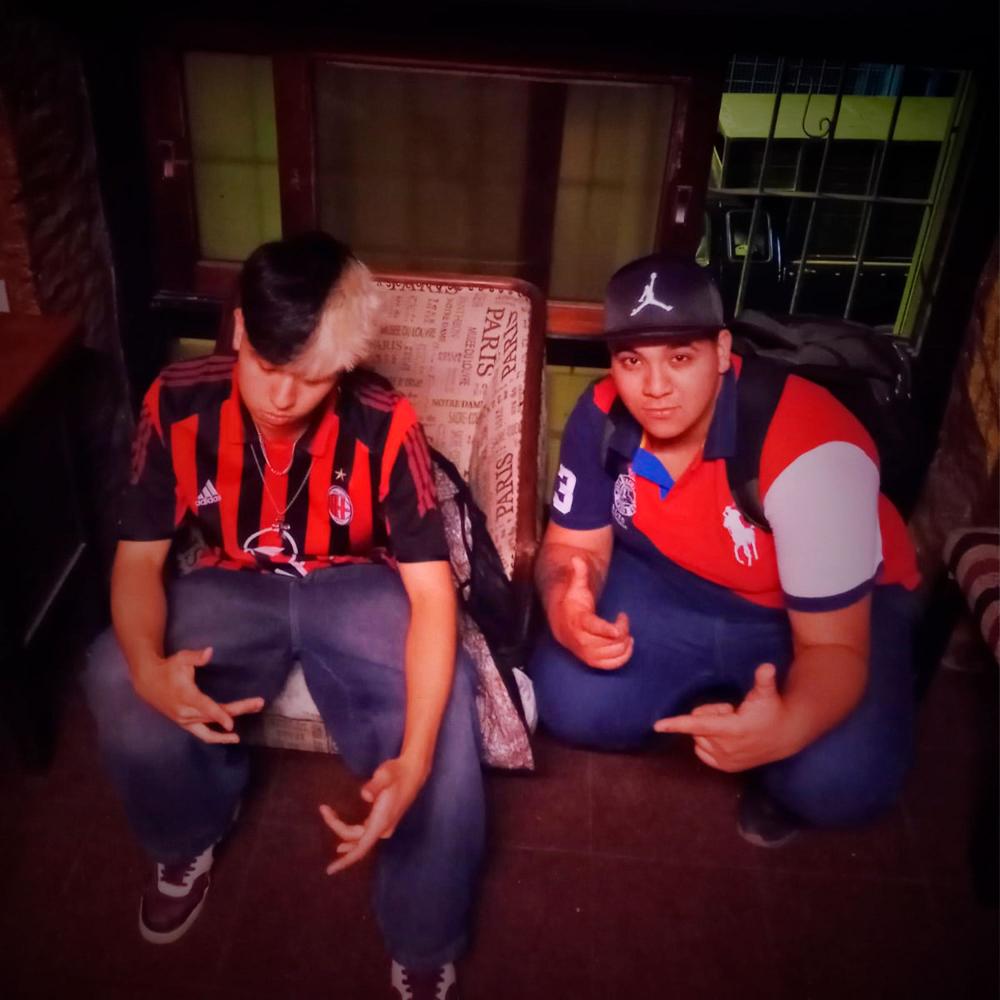 ME PIDE MAS (feat. n0tgiova) (Explicit)