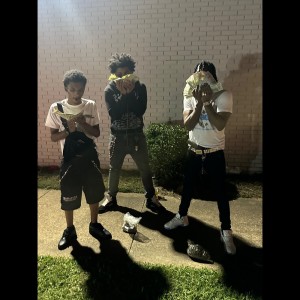 Dengarkan Keypad (Explicit) lagu dari Trxp Loc dengan lirik