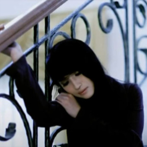 ดาวน์โหลดและฟังเพลง ku tak meminta lebih พร้อมเนื้อเพลงจาก Ellis Stania
