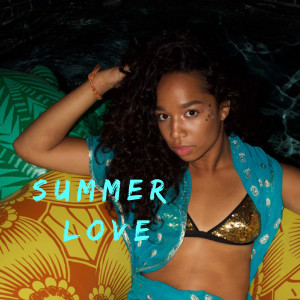 Dengarkan lagu Summer Love nyanyian KHAFIRA dengan lirik
