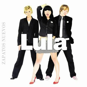Dengarkan lagu Estás Solo nyanyian Lula dengan lirik