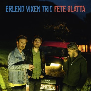 Listen to Gamleåret seig i hav song with lyrics from Erlend Viken Trio