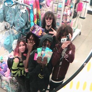 ดาวน์โหลดและฟังเพลง fuk it up (feat. Luvlyrxc) (Explicit) พร้อมเนื้อเพลงจาก Tripvhs