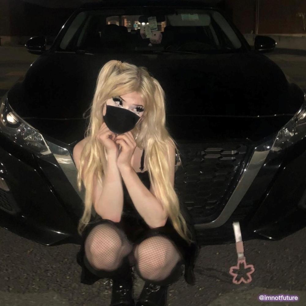 egirl wanna do bdsm.nsfw (with XNI & Yvng Patra) (Explicit)